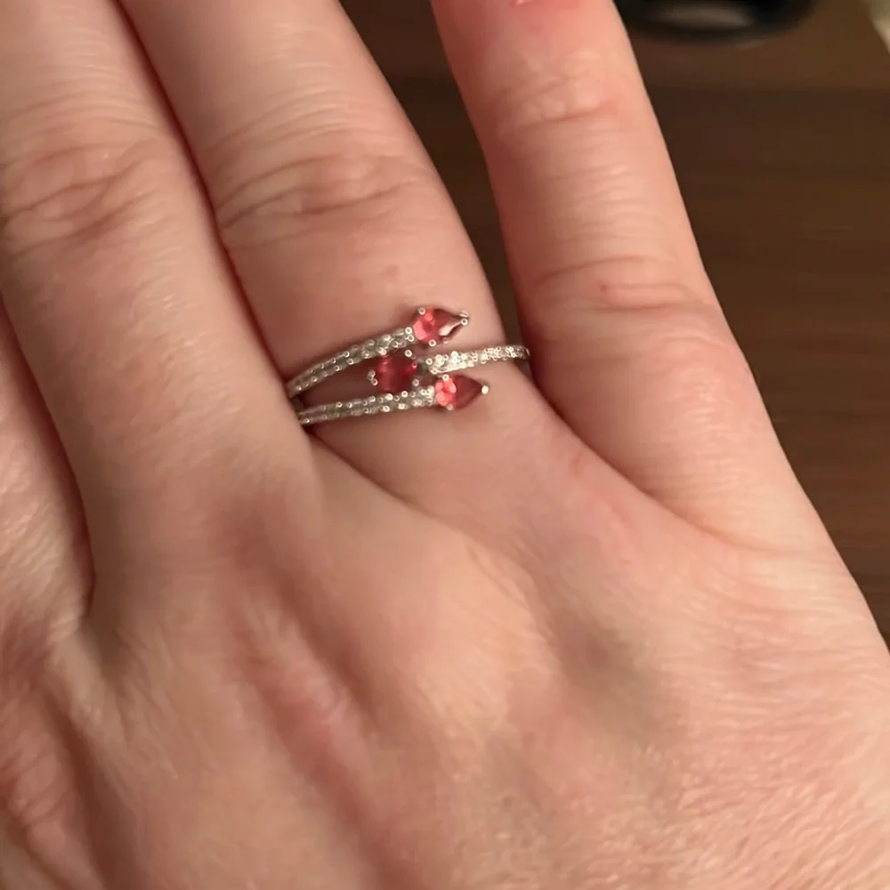 Stunning lab created ruby ring! - Picture 1 of 4